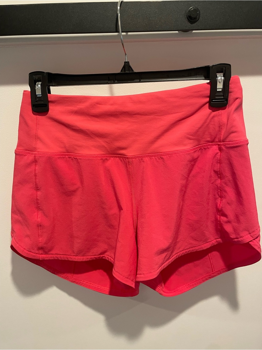 Lululemon Women’s Active Pink Shorts Size 4